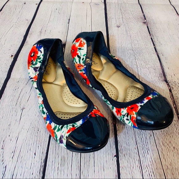 Shoes - Floral Ballet Flats w/Blue Toe Color Block Sz 8.5